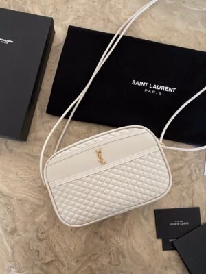 VICTOIRE CAMERA BAG IN QUILTED LAMBSKIN