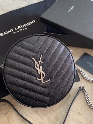 VINYLE ROUND CAMERA BAG IN CHEVRON-QUILTED SMOOTH LEATHER