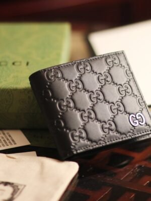 Gucci Signature wallet