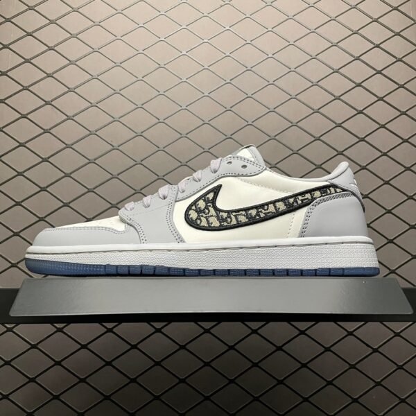Dior × Air Jordan 1
