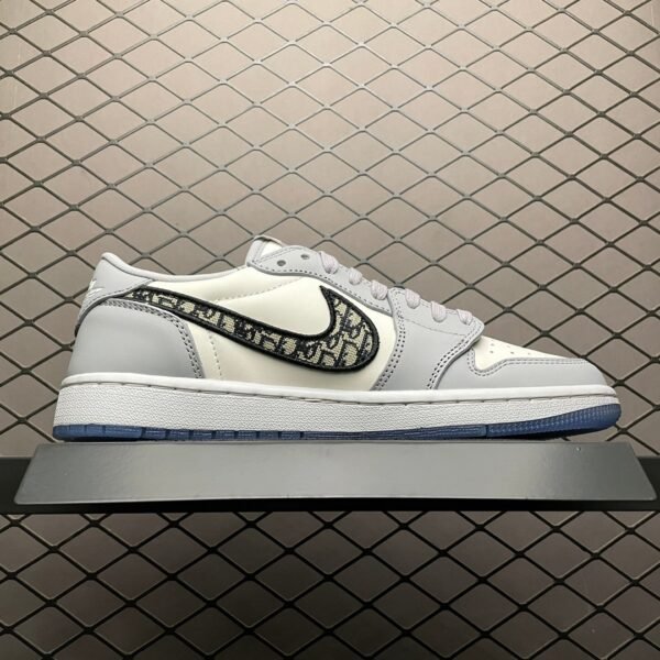 Dior × Air Jordan 1