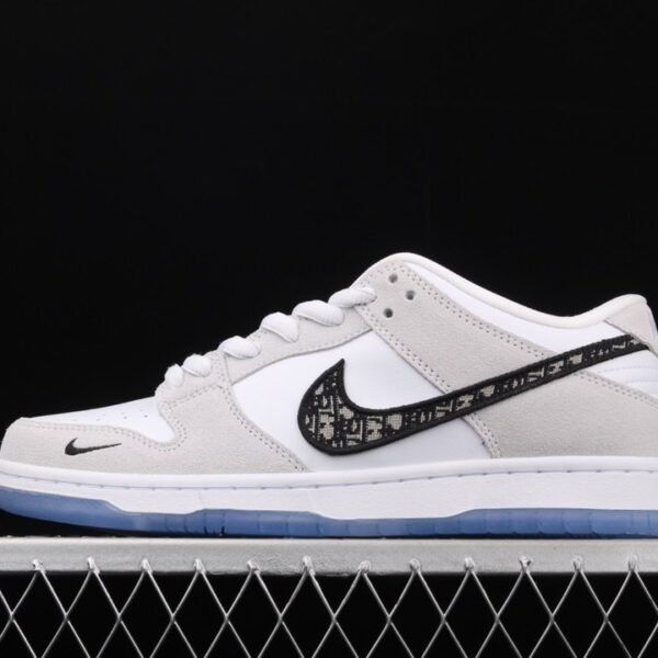 Dior ✖ Nike SB Dunk Low