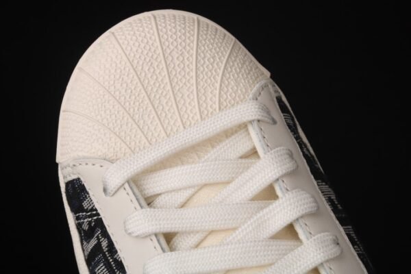 Dior ✖ Adidas Originals Superstar C16650