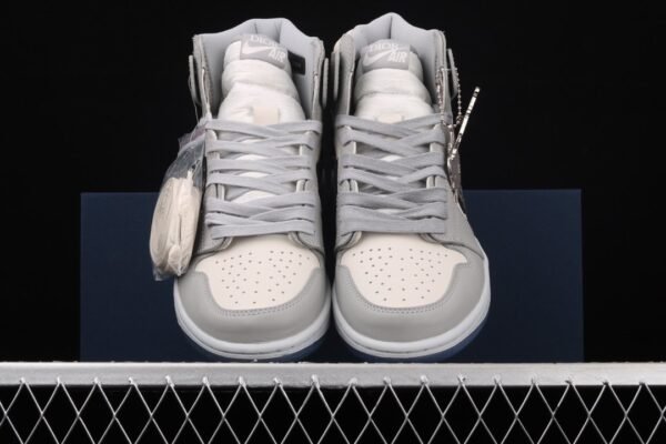 Dior ✖ Air Jordan 1 High
