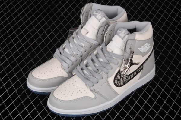 Dior ✖ Air Jordan 1 High
