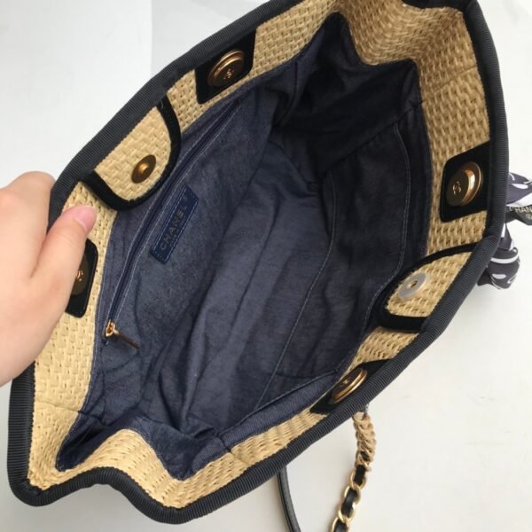 CHANEL TOTE