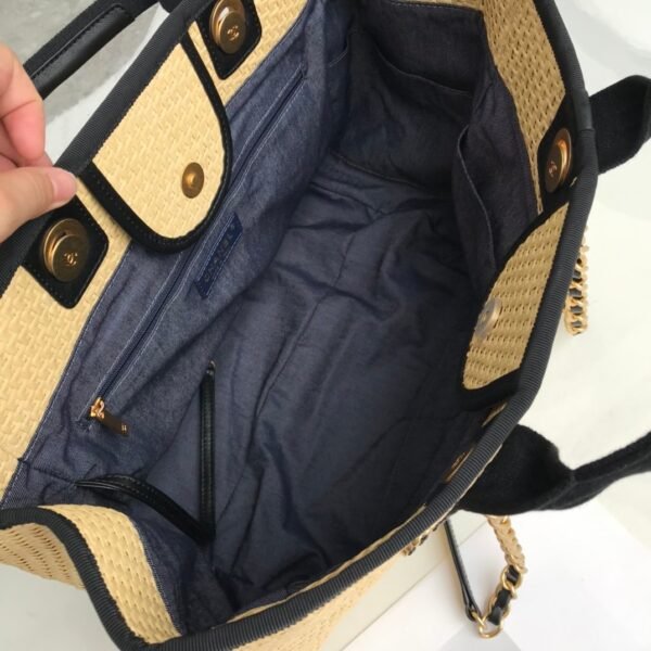 CHANEL TOTE
