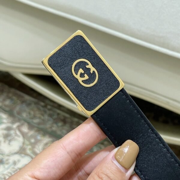 Gucci Square leather metal buckle