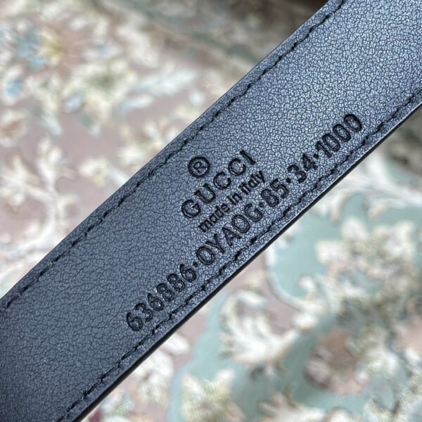 Gucci Square leather metal buckle