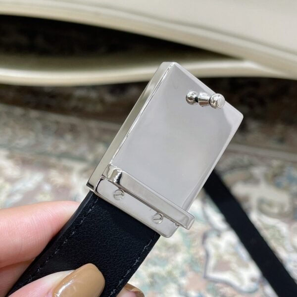 Gucci Square leather metal buckle