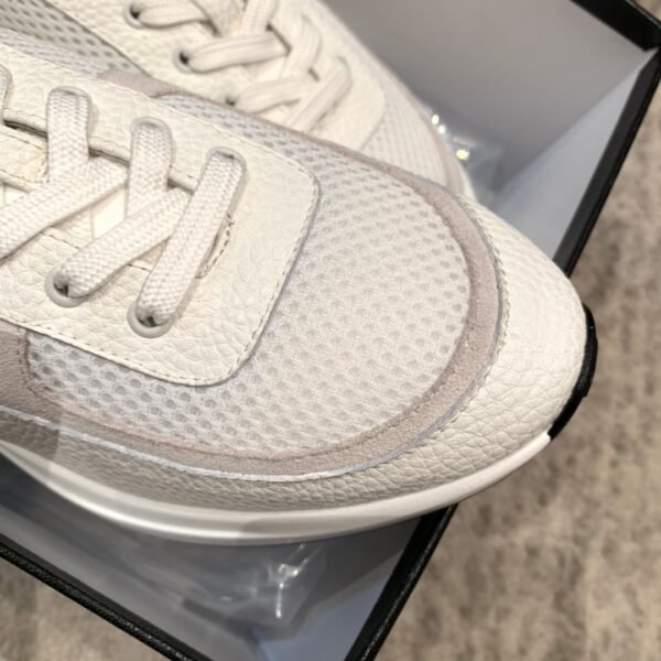 CHANEL SNEAKER