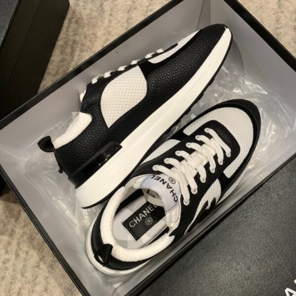 CHANEL SNEAKER