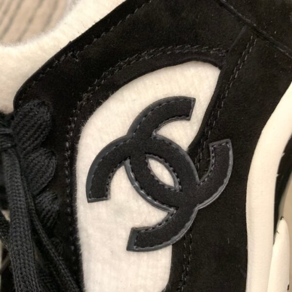 CHANEL SNEAKER