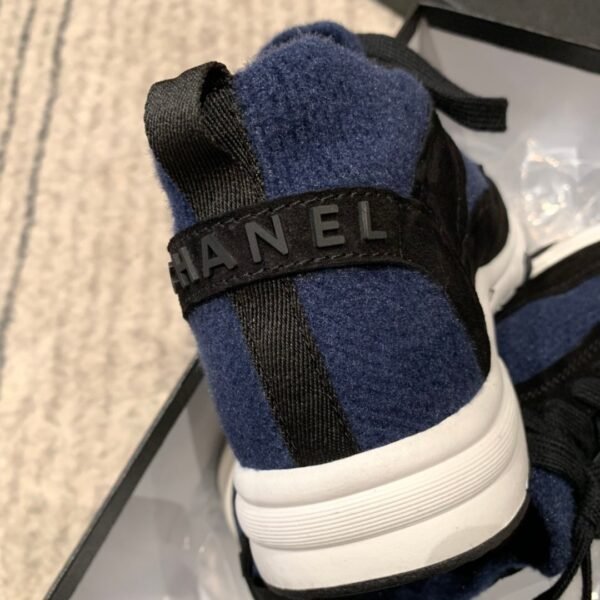 CHANEL SNEAKER