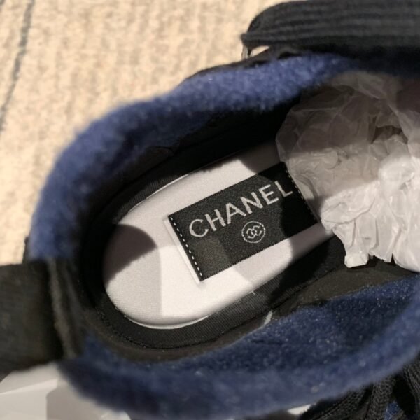 CHANEL SNEAKER