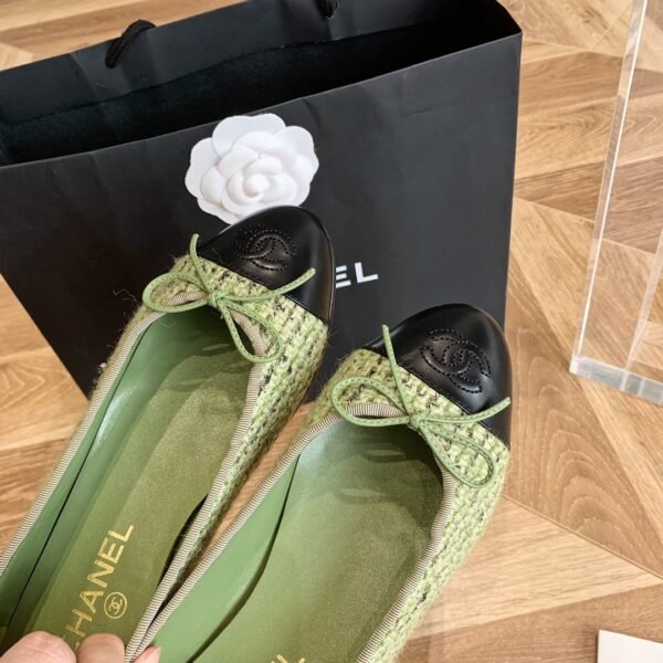 CHANEL SNEAKER