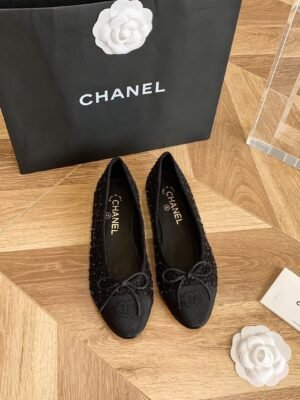 CHANEL SNEAKER