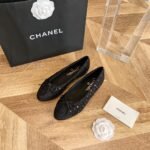 CHANEL SNEAKER