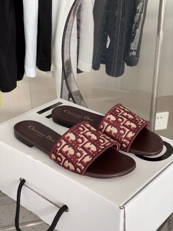 DIOR NEW ARRIVAL