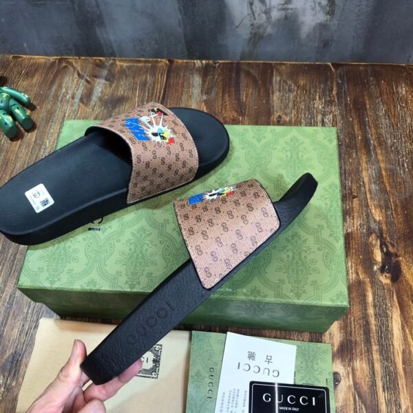 GUCCI SLIPPERS 1