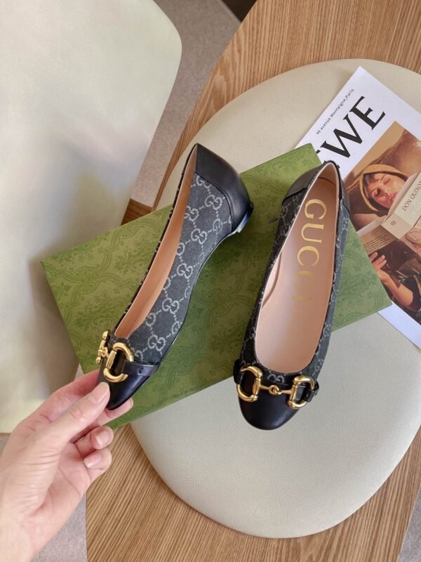 GUCCI FLATS 8