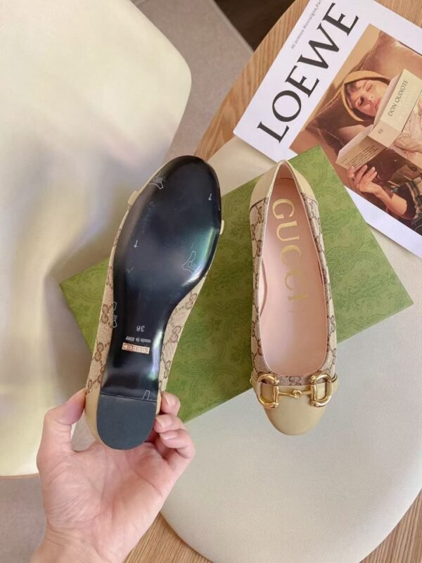 GUCCI FLATS 9