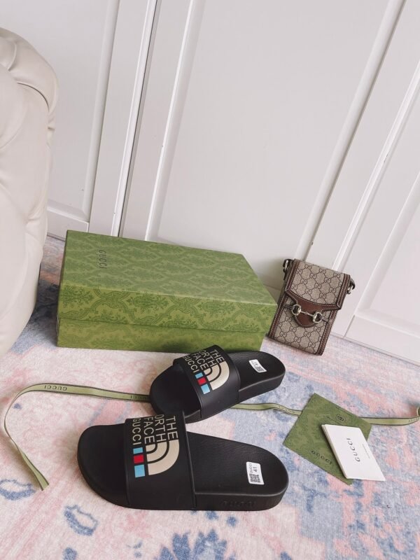 GUCCI SLIPPERS 18