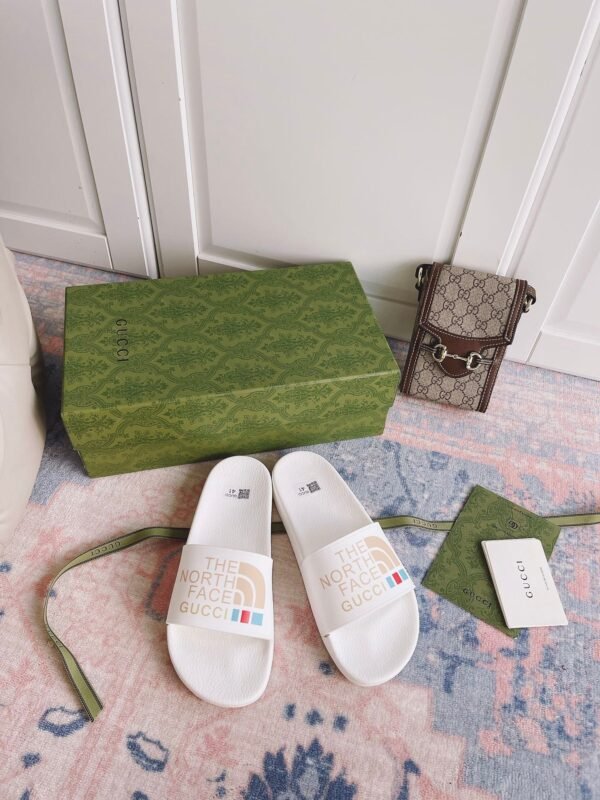 GUCCI SLIPPERS 19