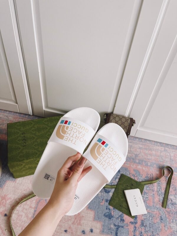 GUCCI SLIPPERS 19