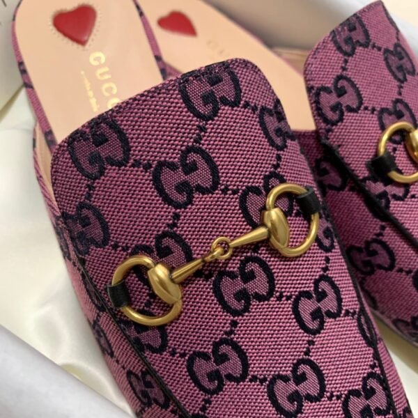 GUCCI FLATS 16