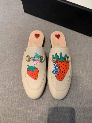 GUCCI FLATS 24