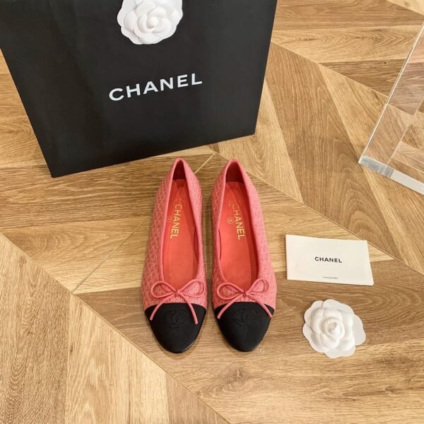 CHANEL FLATS 8