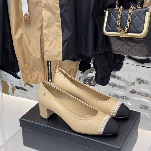 CHANEL HIGH HEELS 1