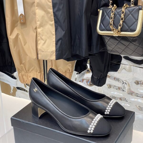 CHANEL HIGH HEELS 2