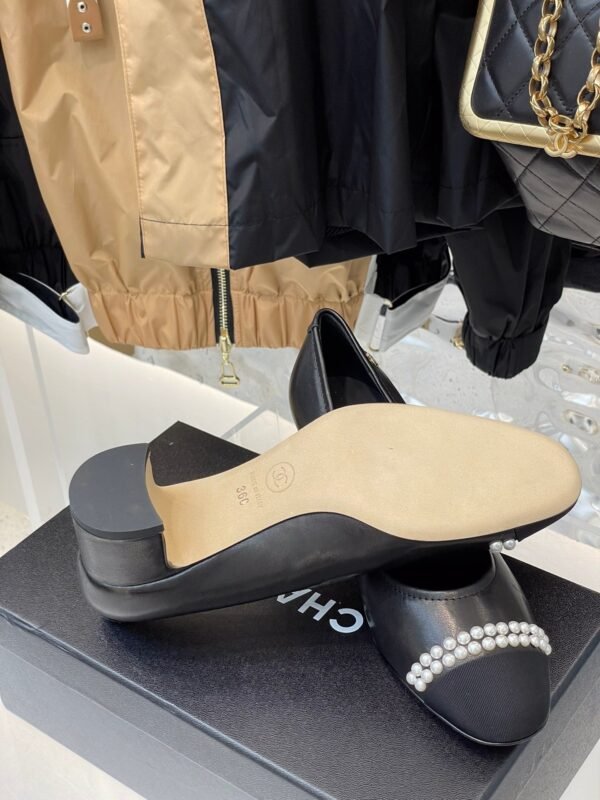 CHANEL HIGH HEELS 2