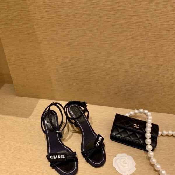 CHANEL SLIPPERS 3