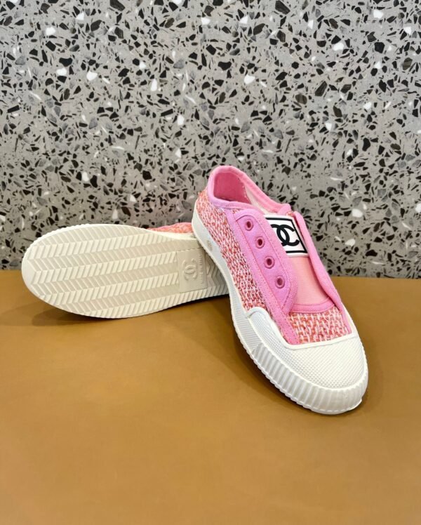 CHANEL FLATS 9
