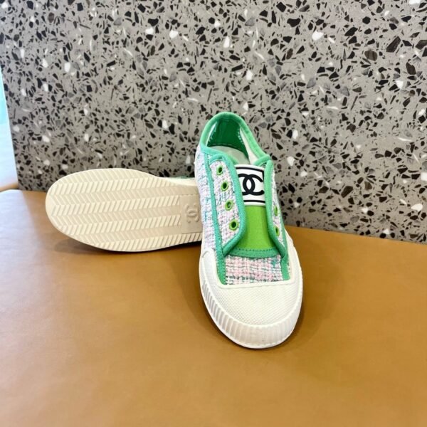 CHANEL FLATS 11