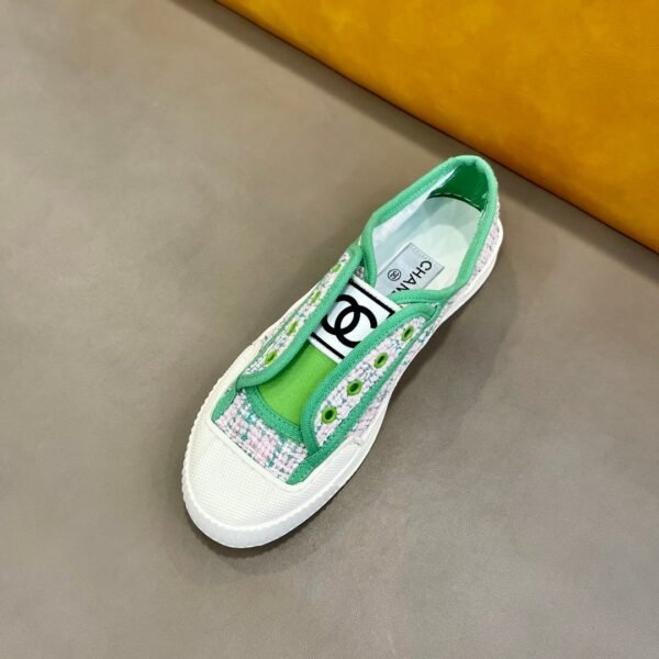 CHANEL FLATS 11