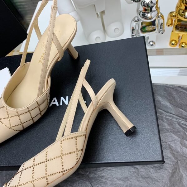 CHANEL HIGH HEELS 4