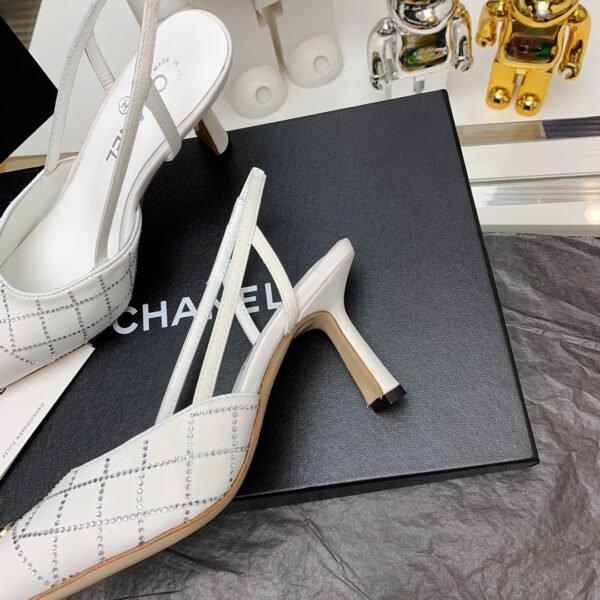 CHANEL HIGH HEELS 8