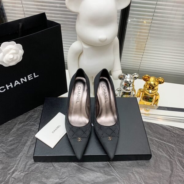 CHANEL HIGH HEELS 11