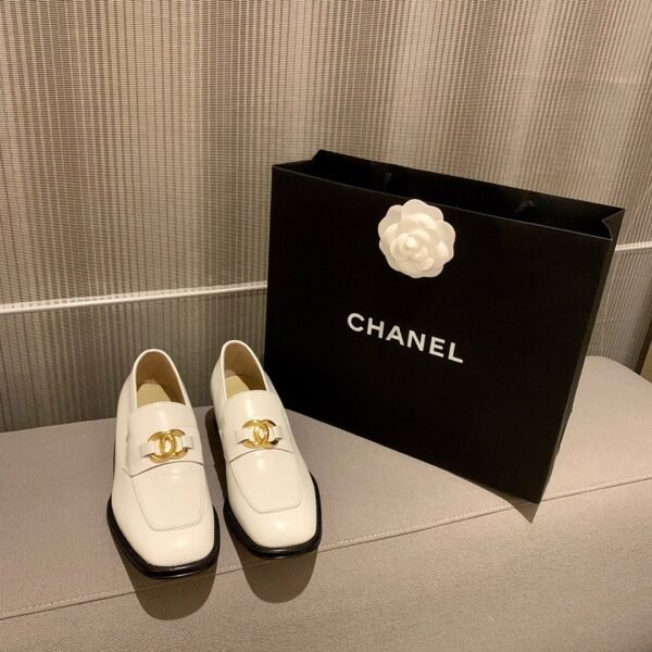 CHANEL FLATS 13