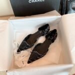 CHANEL FLATS 16