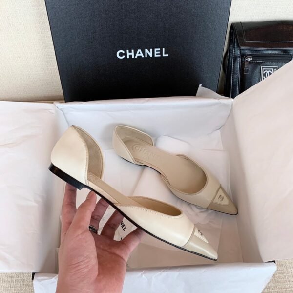 CHANEL FLATS 17