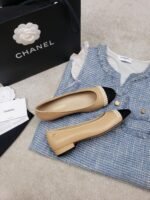 CHANEL FLATS 25