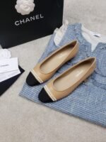 CHANEL FLATS 25