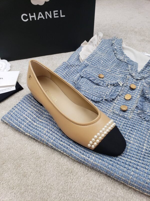 CHANEL FLATS 25