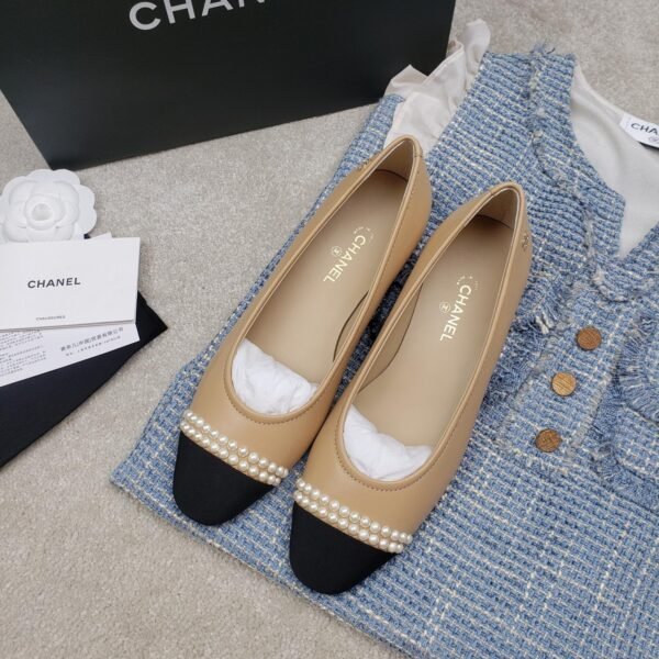 CHANEL FLATS 25