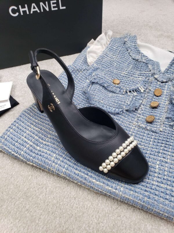 CHANEL FLATS 29